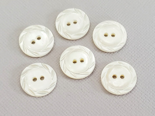 Vintage Mother of Pearl Buttons: Carved Rim, 8 Piece Lot (14mm)