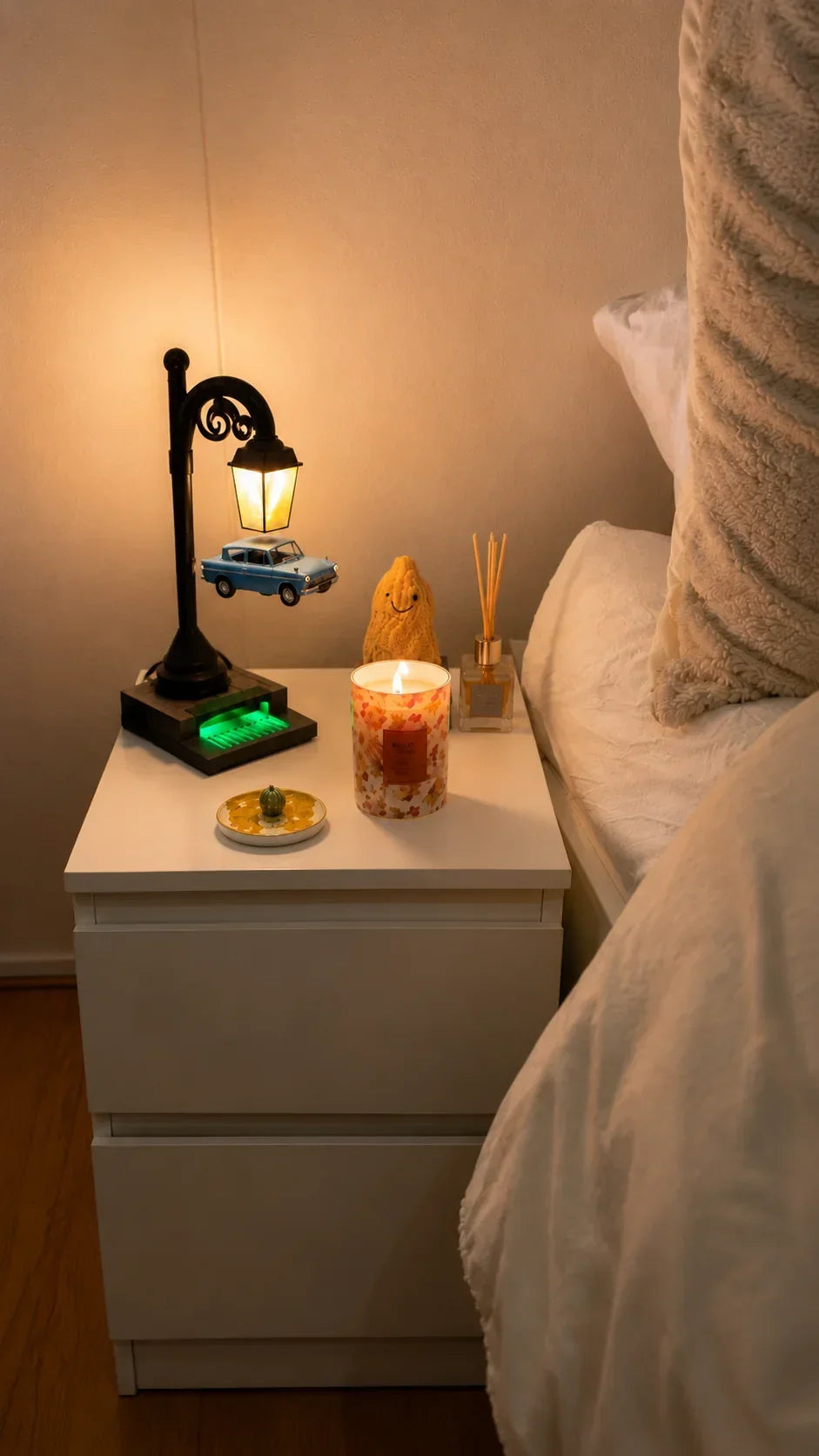 🌠 Magnetic Floating Magic Lamp – Levitating Light, Enchanted Glow